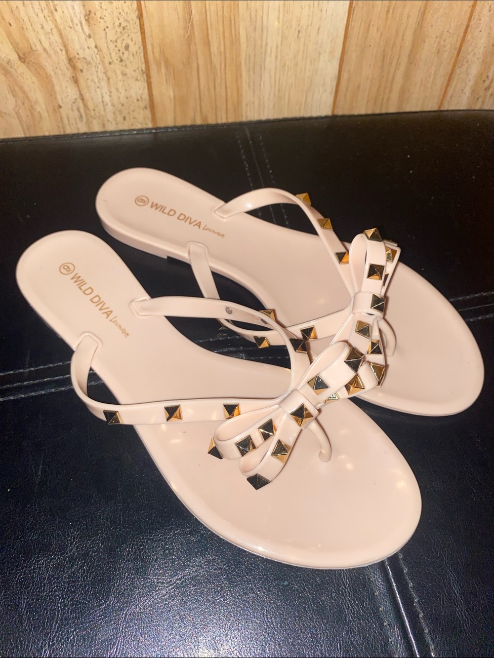 DIVA Lounge Women's Pale Pink Studded Bow Jelly Sandals